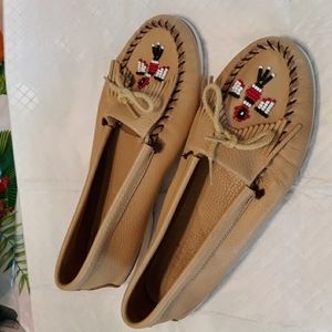 Women's Minnetonka Moccasins Size 11